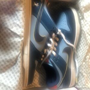 These are Nike sb dunk low “why so sad” size6 men’s , 7.5 women’s